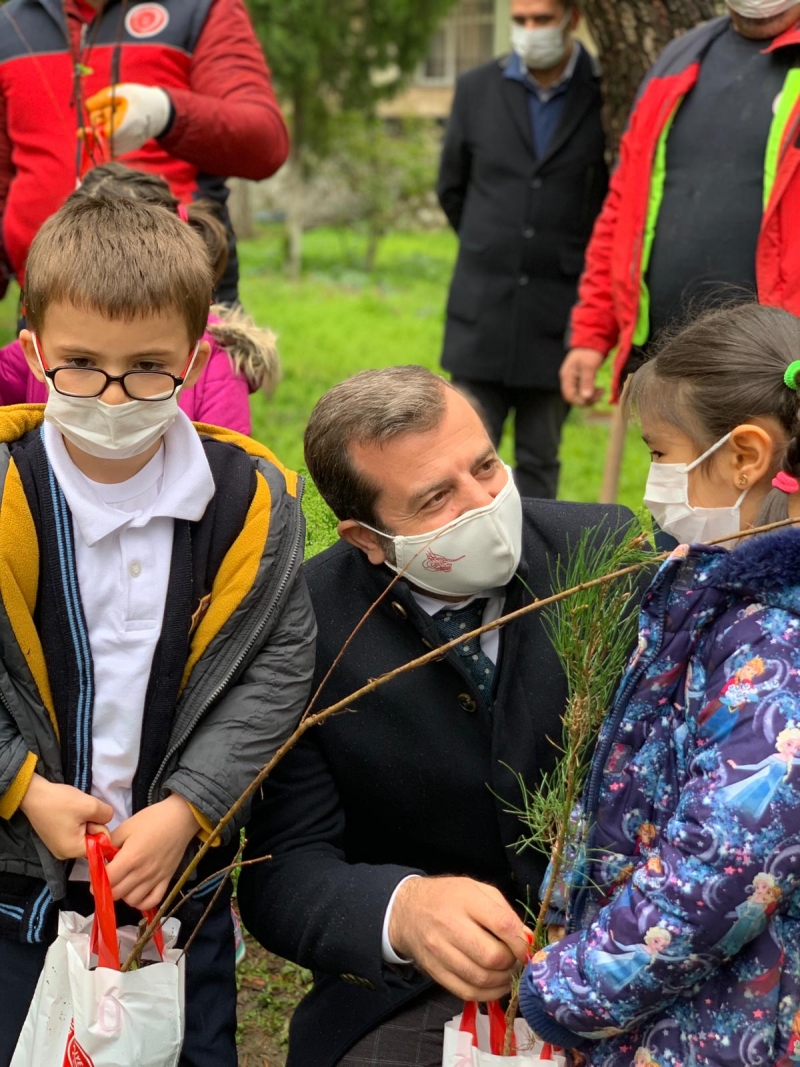 Başkan Mustafa Işık : '' Tüm çocuklarımızın bir orman gibi yeşermelerini dilerim''