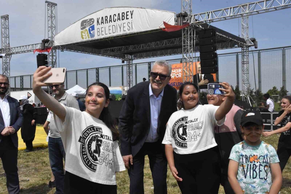 Karacabey’de Gençlik ve Spor Festivali büyük ilgi gördü