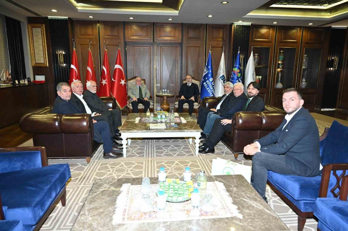 Bursaspor yönetimi, Büyükşehir Belediye Başkanı Alinur Aktaş’ı ziyaret etti