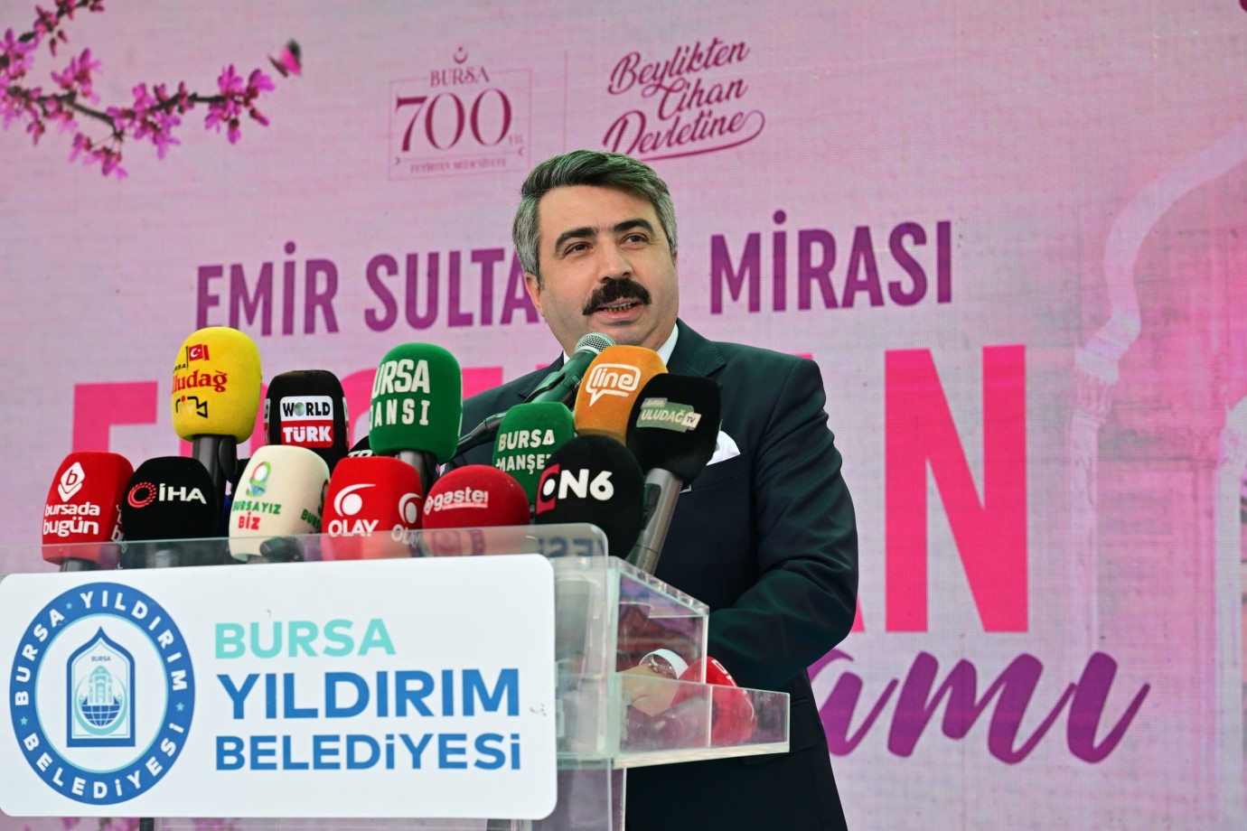 Yıldırım’da Erguvan Bayramı coşkusu
