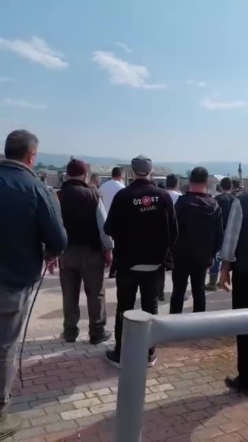 Kurban pazarında kavga: Jandarma havaya ateş açtı, kadın astsubay araya girdi
