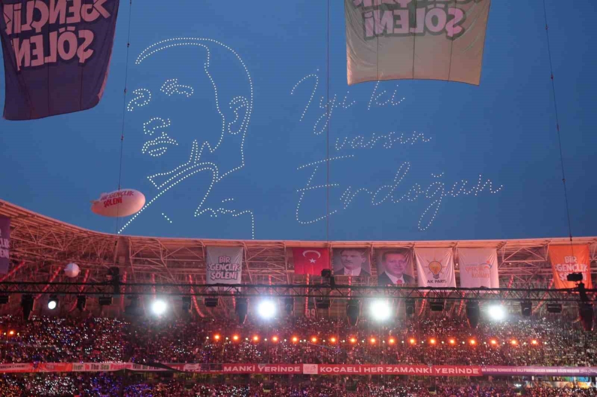 Kocaeli semalarında dronlarla 
