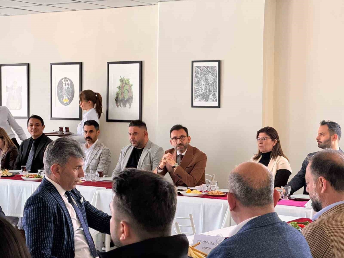 Burhaniye’de danışma kurulu toplantısı düzenlendi
