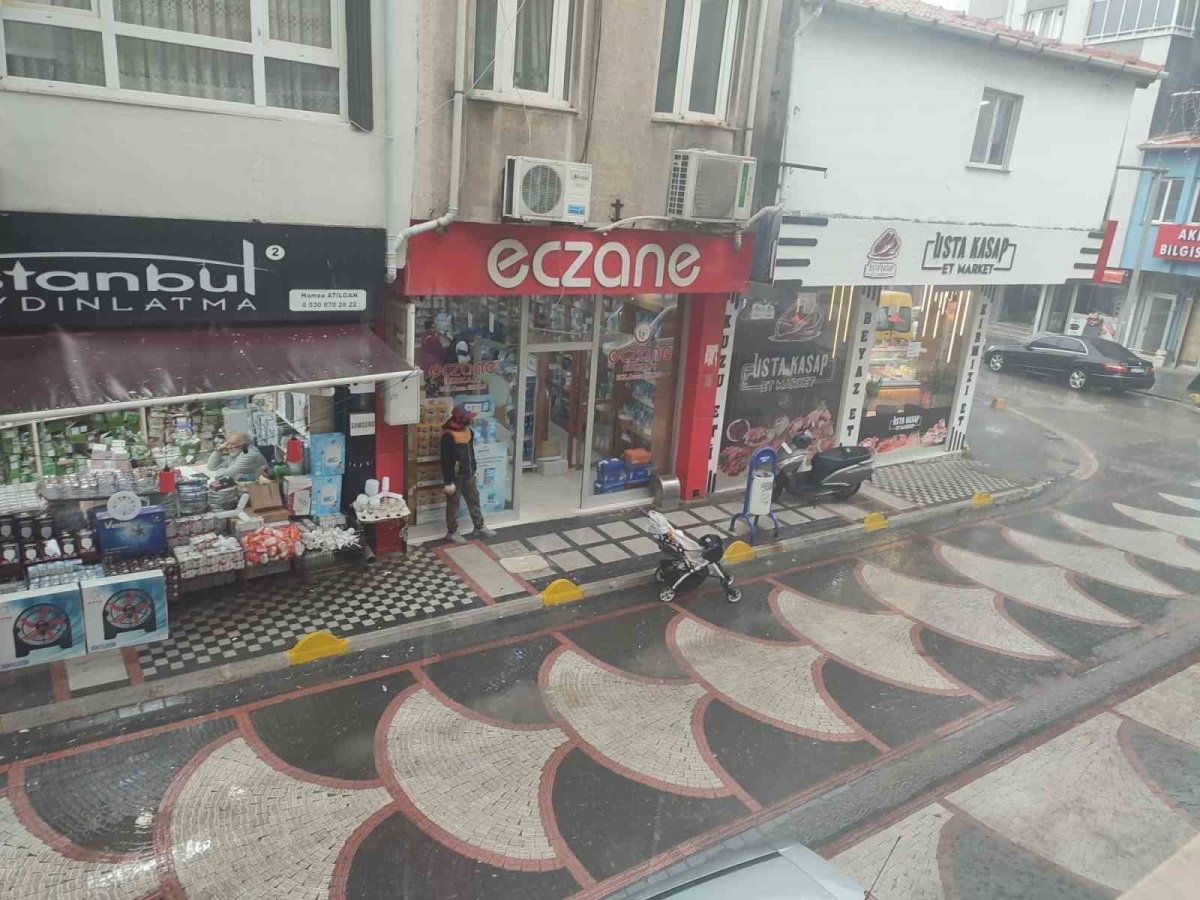 Keşan’da sağanak yağış etkili oldu
