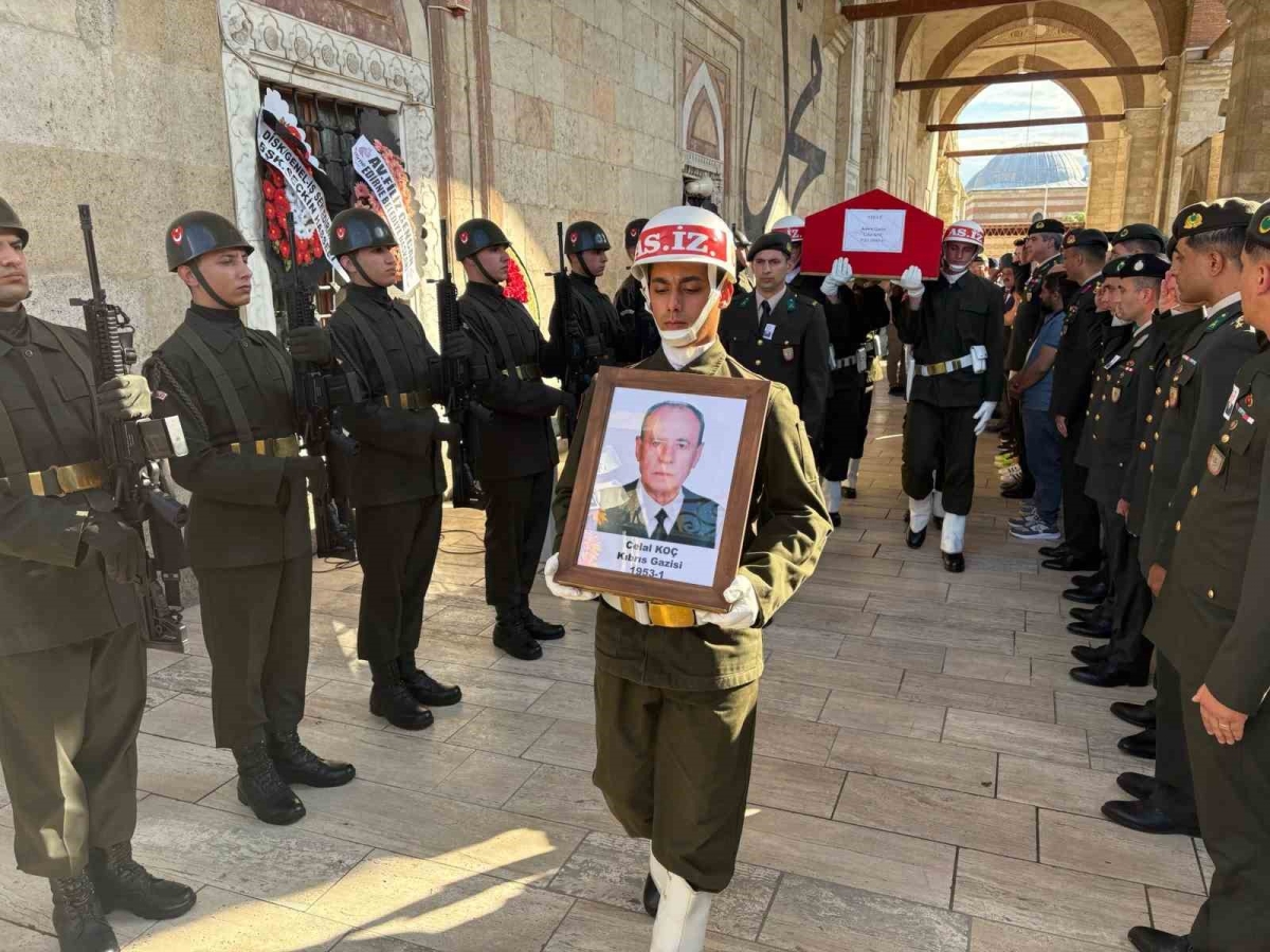 Edirne’de Kıbrıs Gazisi Celal Koç son yolculuğuna uğurlandı
