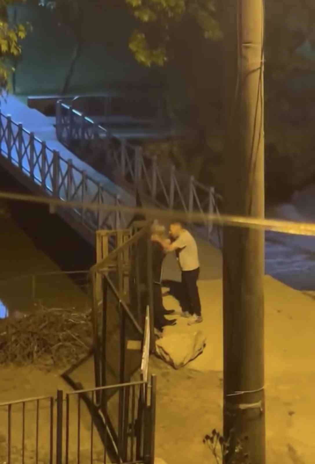 Bursa’da sokak ortasında kavga
