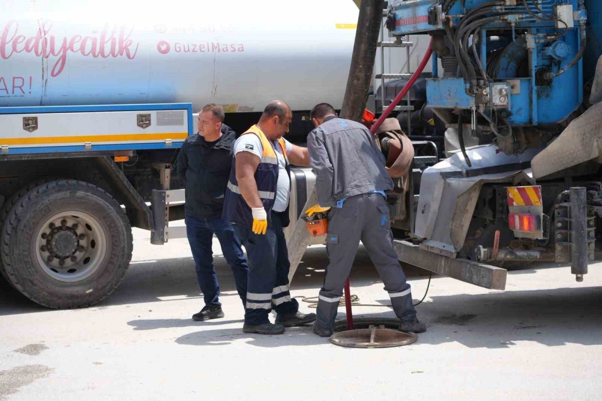 Bilecik’te kanalizasyon ve mazgal temizliği yapıldı
