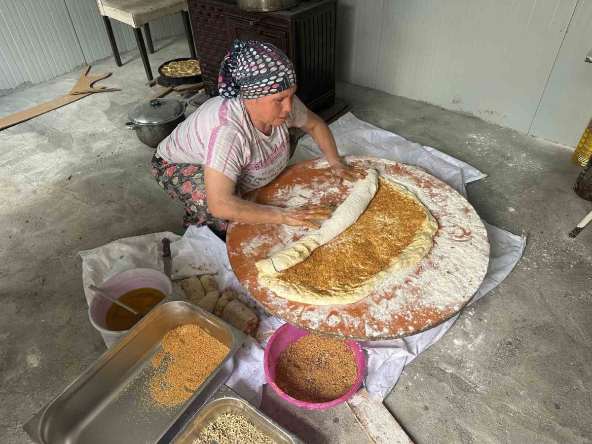 Bayrama özel köylerde taş fırınlarda pişen 
