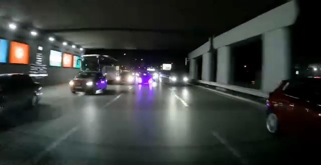 Makas atarak trafiği tehlikeye düşüren araç kamerada
