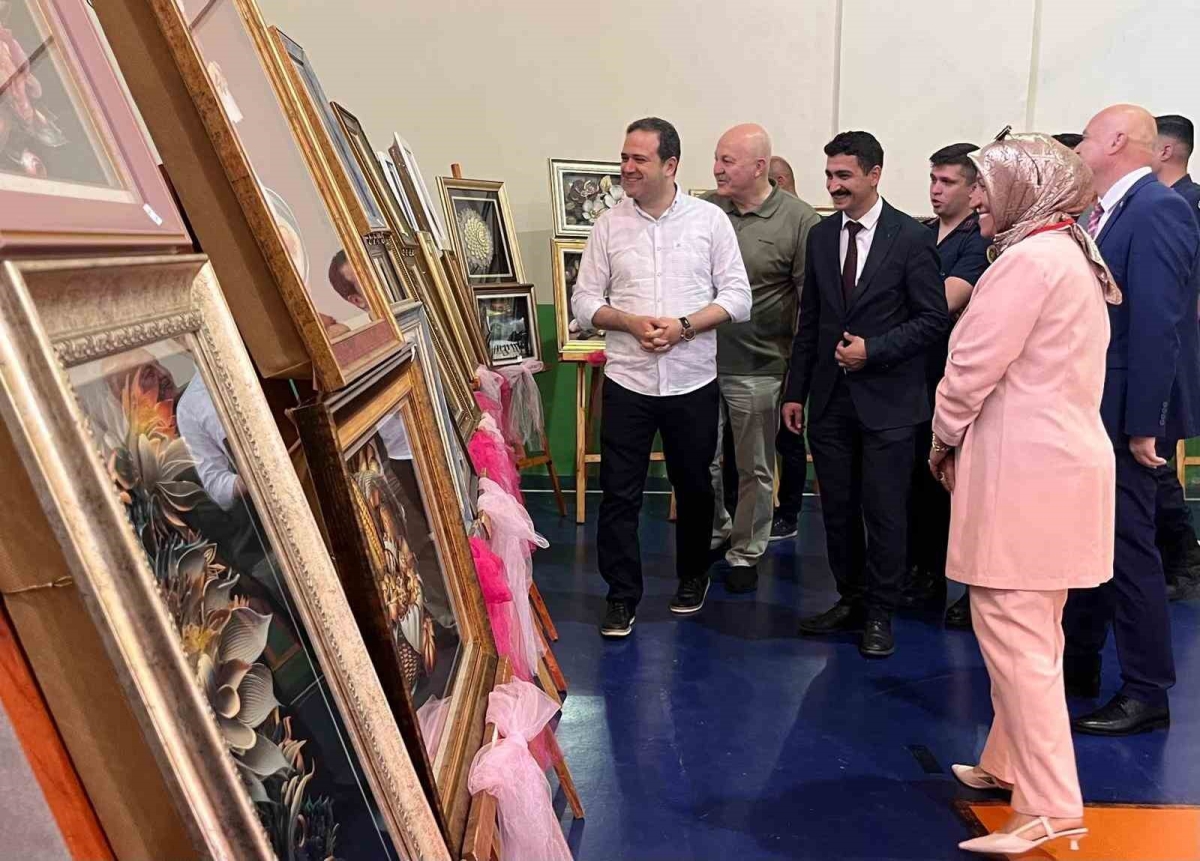 Hayrabolu’da el emeği göz nuru eserler sergilendi
