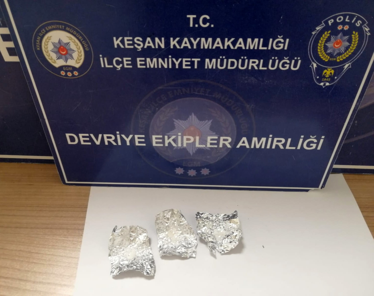 Keşan’da polisin üst araması yaptığı şüpheliden uyuşturucu ele geçirildi
