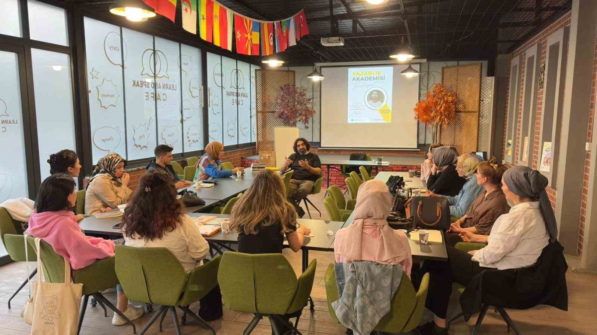 Yazarlık Akademisi’nde 50 saatlik eğitimle kalemler güçleniyor
