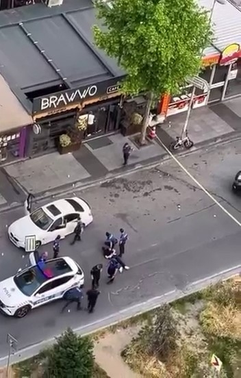 Esenyurt’ta vale ile müşteri arasında silahlı kavga
