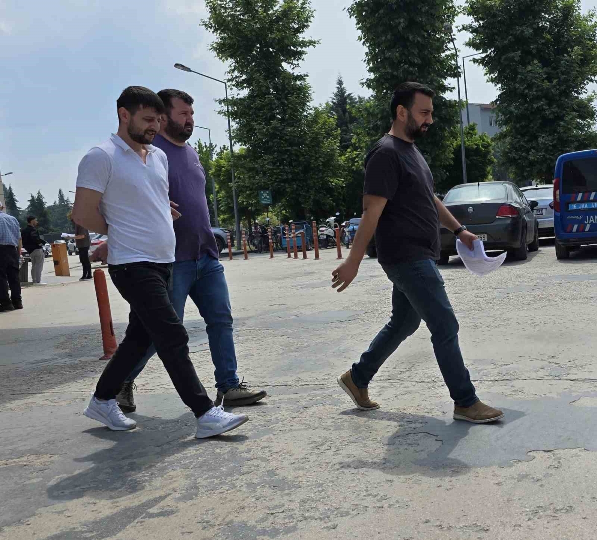 İnegöl’de 10 yıl hapis cezası bulunan şahıs kimlik kontrolünde yakalandı
