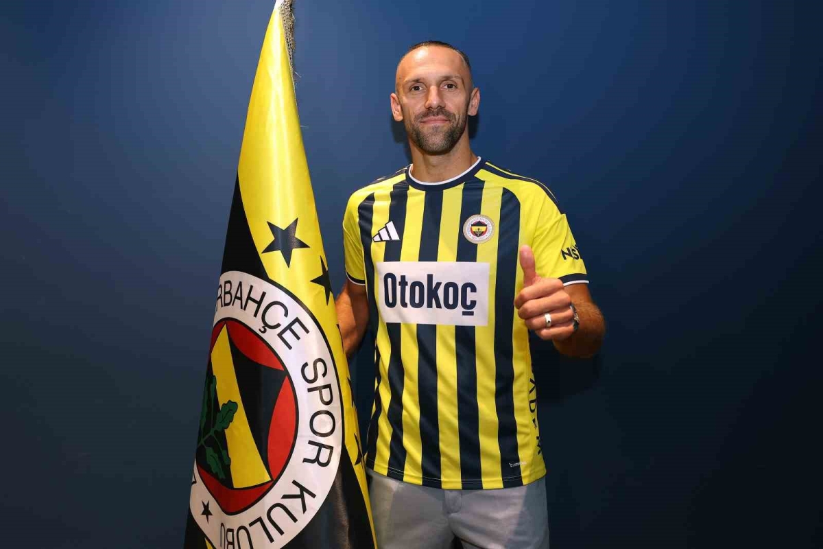 Fenerbahçe, Vedat Muriqi ile 3 yıllık sözleşme imzaladı
