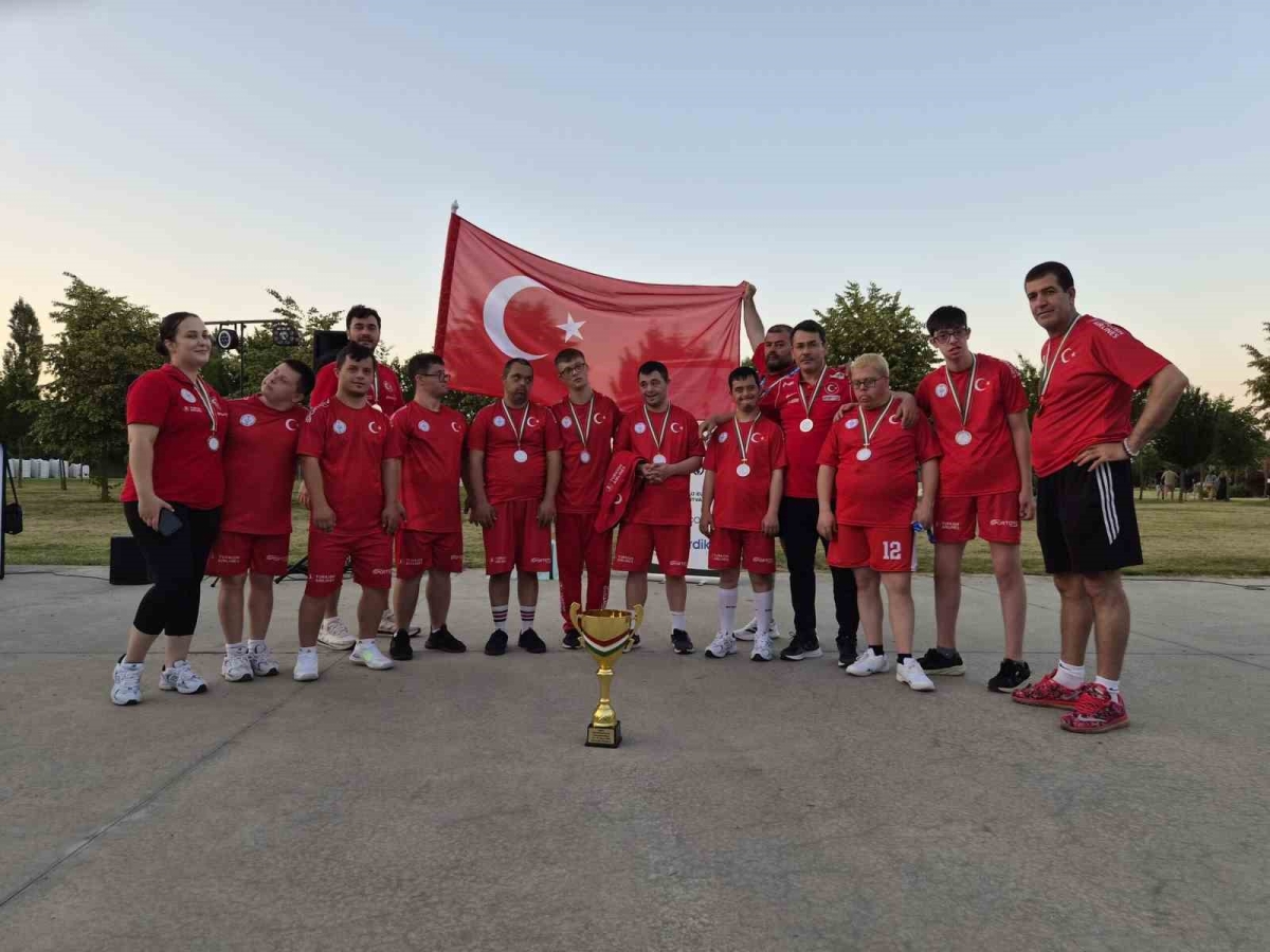 Down Sendromlu Basketbol Milli Takımı, dünya ikincisi oldu
