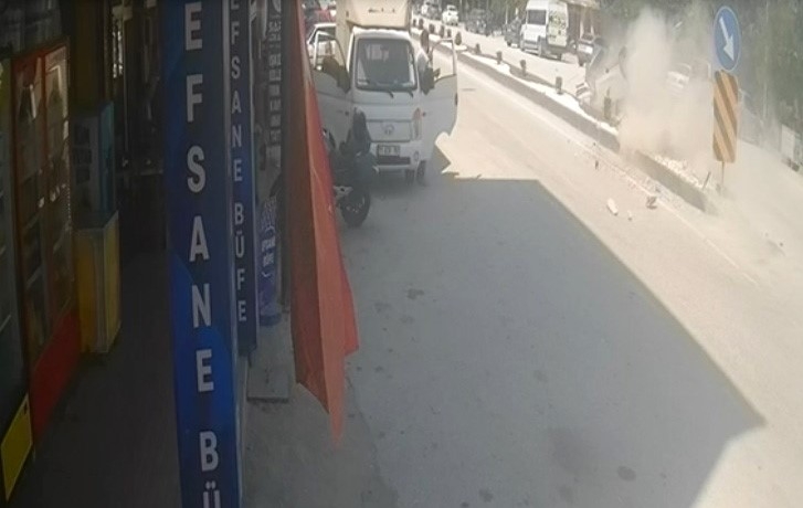 Bilecik’teki feci kaza güvenlik kamerasınca kaydedildi
