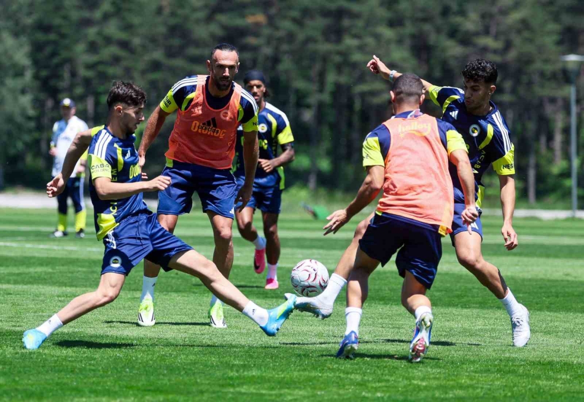 Fenerbahçe, hazırlıklarını sürdürdü
