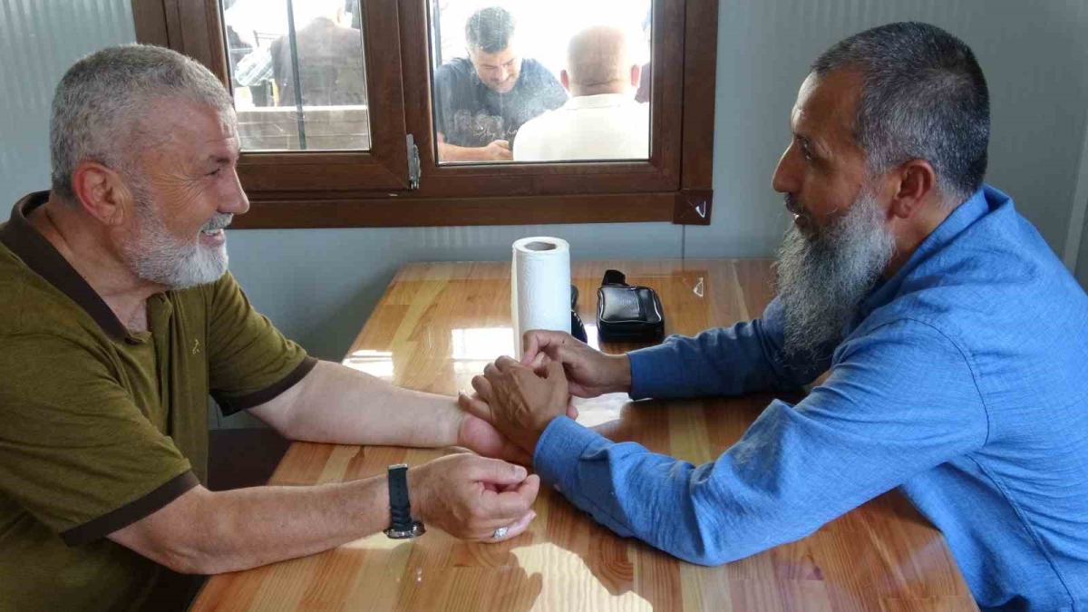 Doğu Türkistan’dan gelen kadim şifa: Binlerce yıllık Uygur tebabetine vatandaşlardan yoğun ilgi
