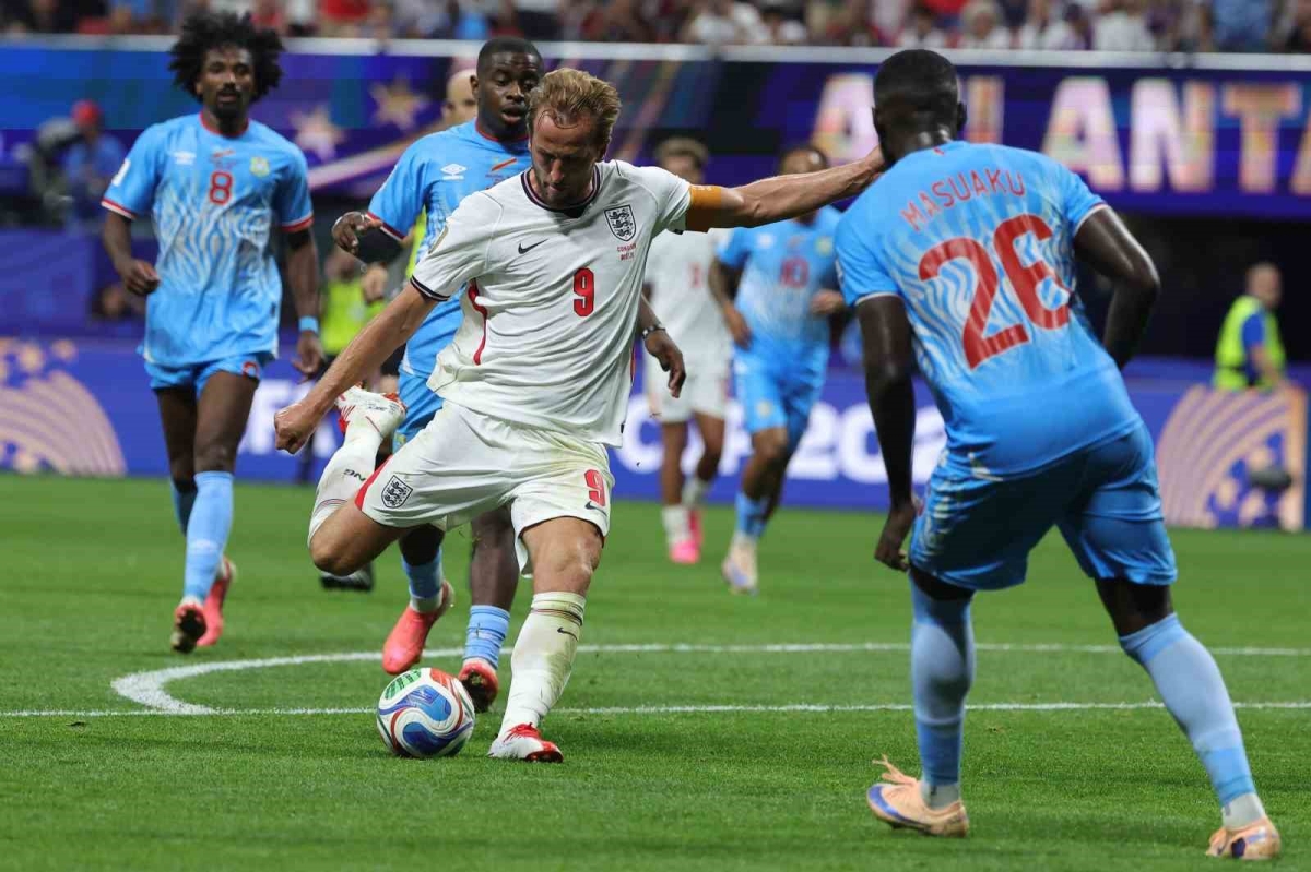 Harry Kane yıldızlaştı, İngiltere turladı
