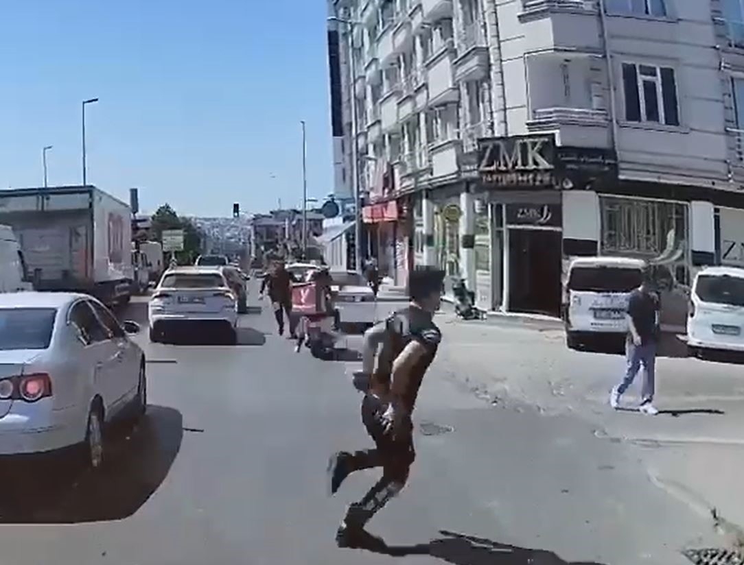 Polisin ’dur’ ihtarına uymadı: O anlar kameraya yansıdı
