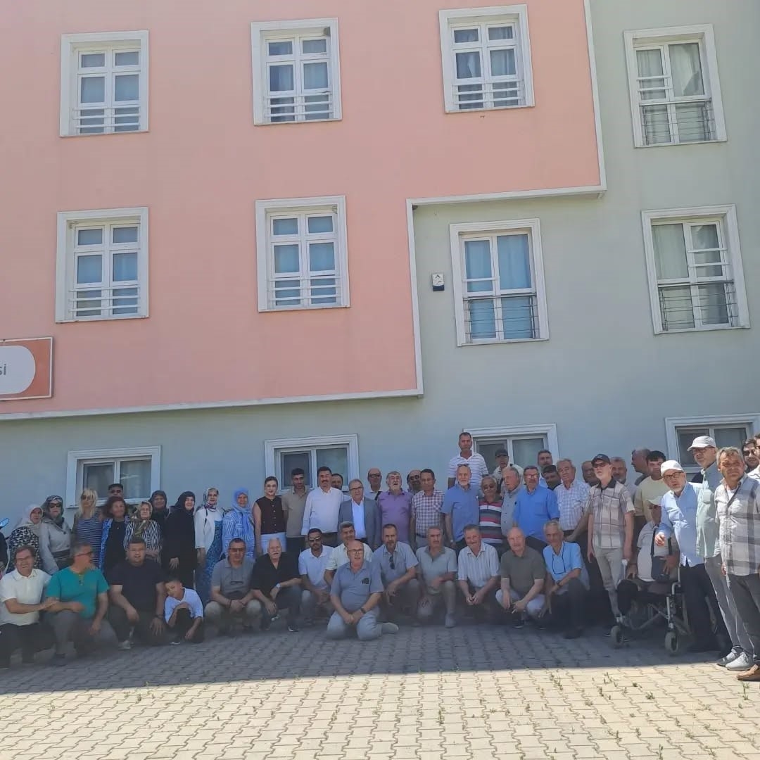 İmam Hatip Lisesi mezunları pilav gününde hasret giderdi
