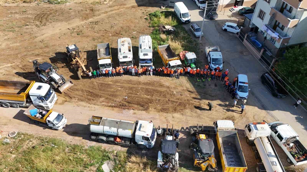 Darıca’da 6 müdürlüğün katılımıyla kapsamlı yaz temizliği sürüyor
