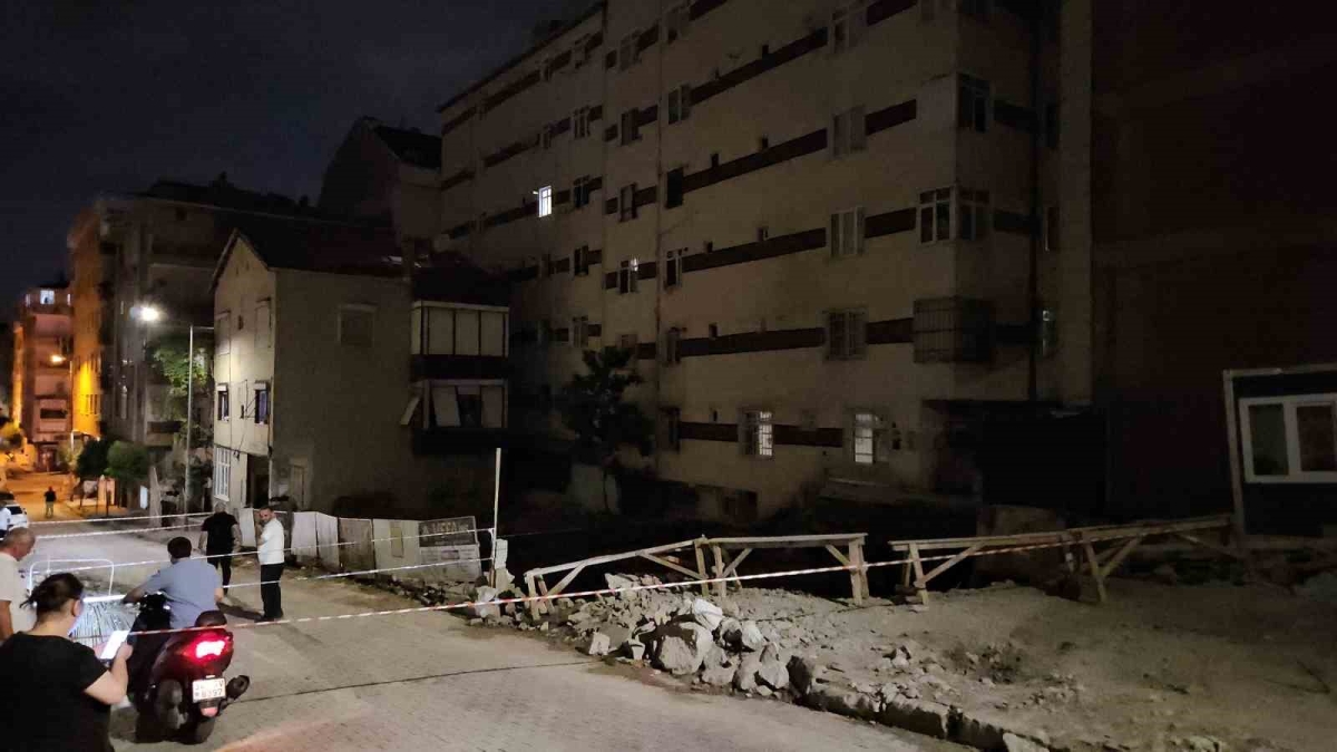 Bahçelievler’de yanında temel kazılan 7 katlı binadan çatlama sesi gelince tahliye edildi
