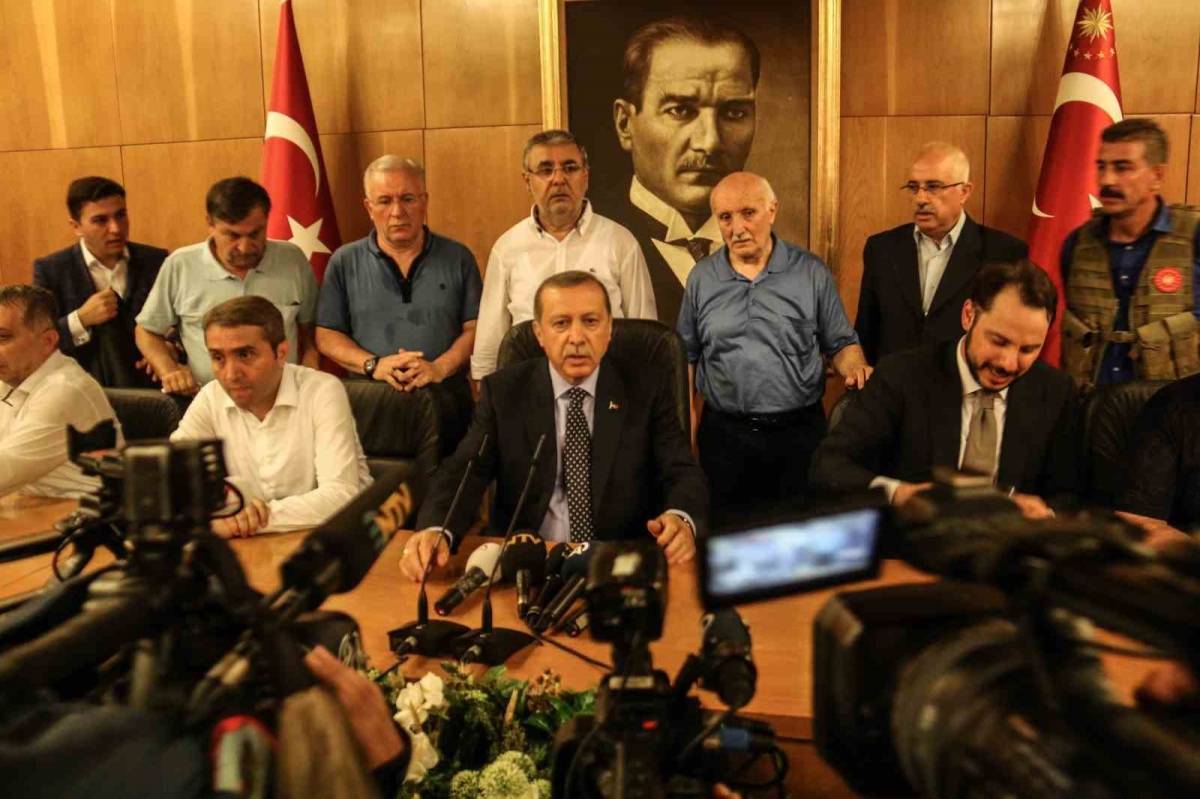 İHA’nın 15 Temmuz gecesinden hafızalara kazınan fotoğrafları sergileniyor
