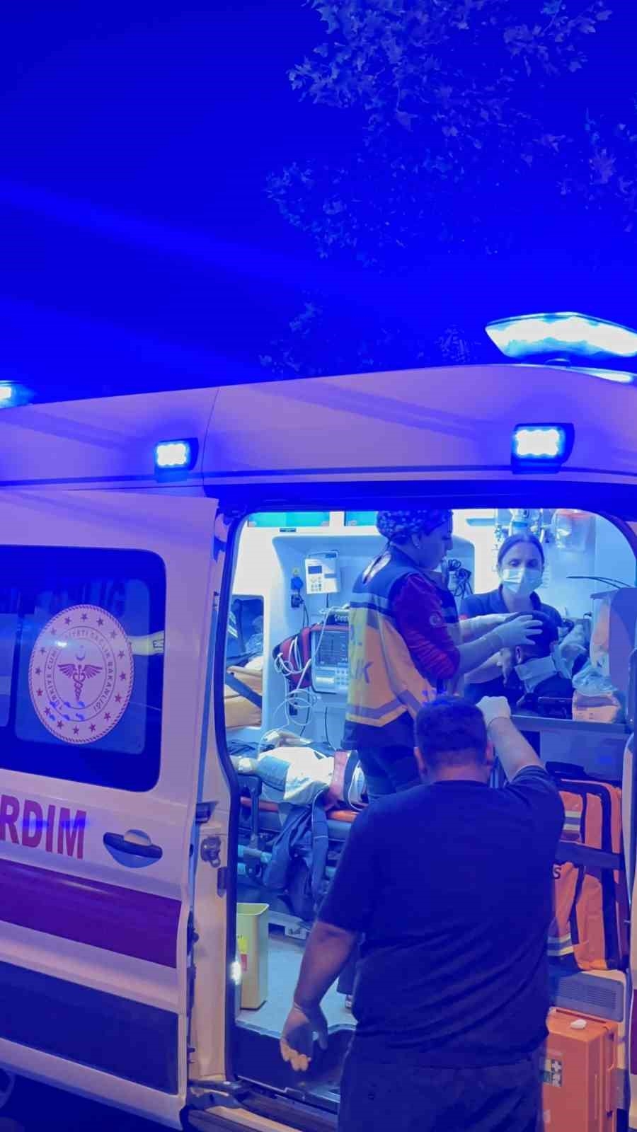 Semt pazarı yolunda kaza: İki kardeş yaralandı

