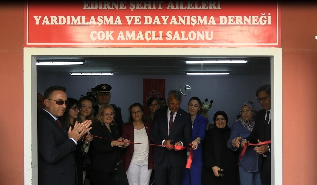 Edirne’de şehit ailelerinin el emeği göz nuru ürünleri sergilendi
