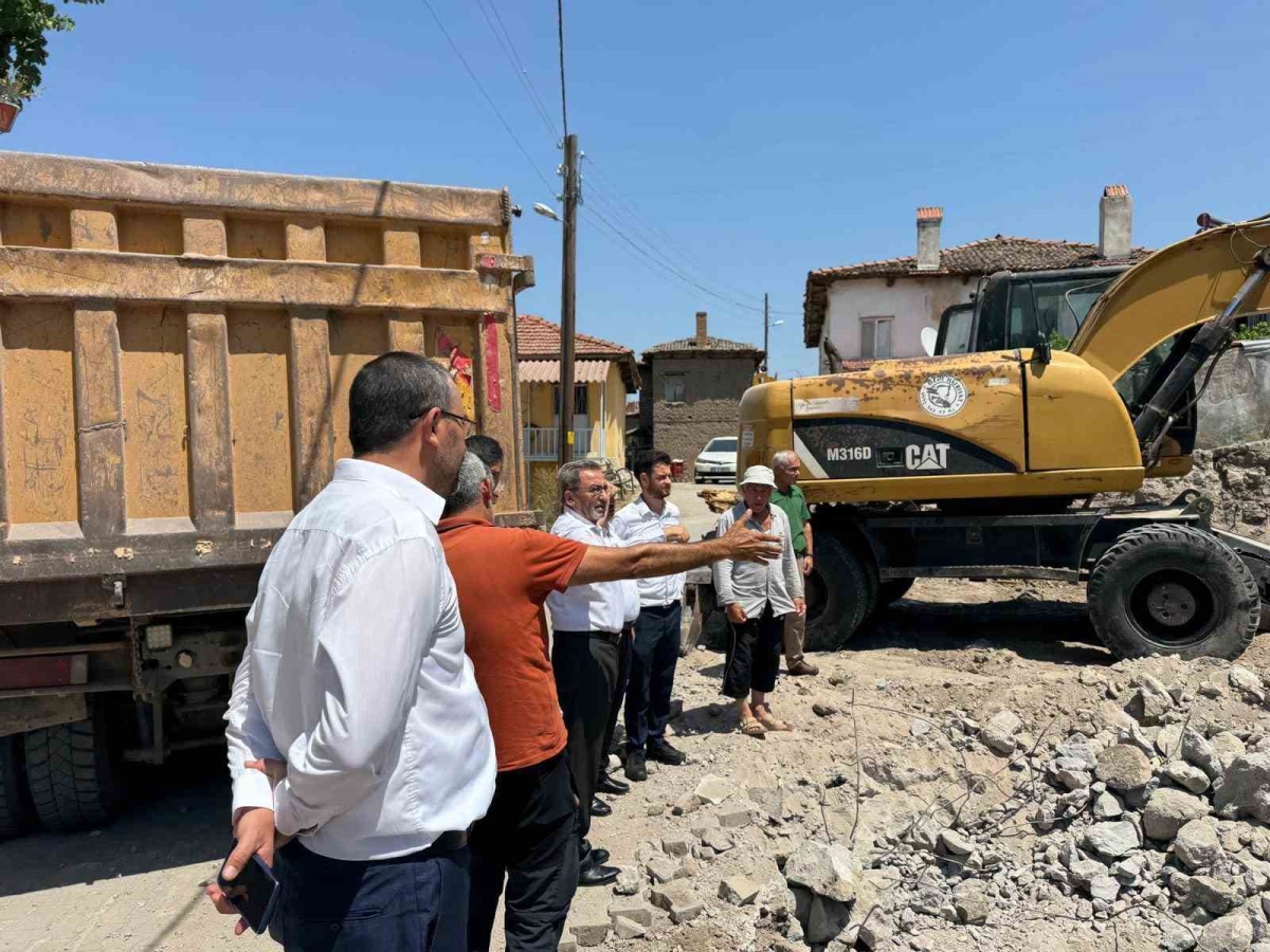Sındırgı’da depremden etkilenen camiler yeniden yükseliyor
