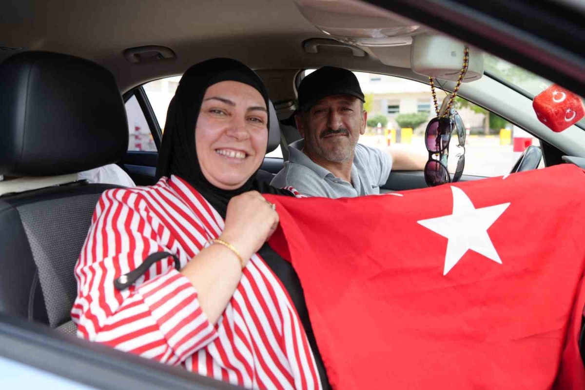 Kapıkule’den yurda giriş yapan gurbetçiler: 