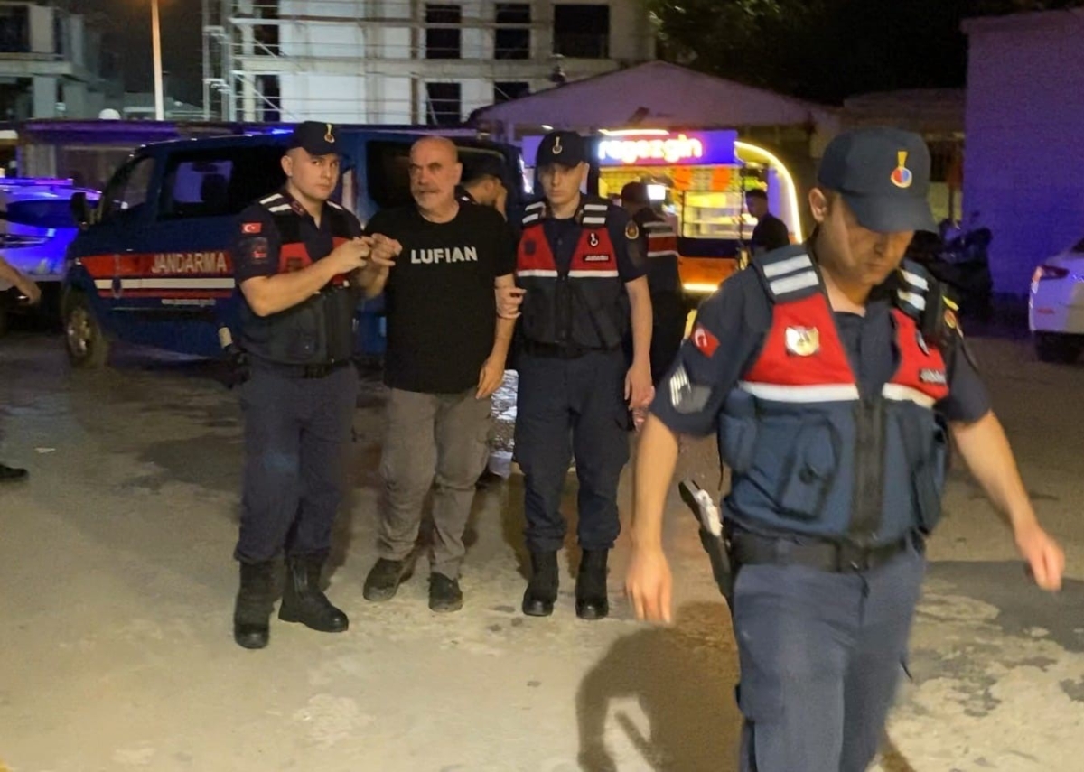 Adli kontrolle serbest kalan ünlü yönetmen Ezel Akay: 