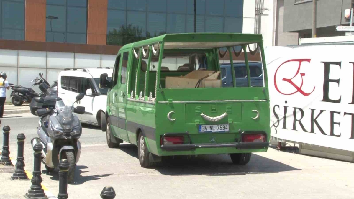 Şişli’de öldürülen Nilda Müge Şahin’nin cenazesi ailesi tarafından Adli Tıp Kurumu’ndan alındı
