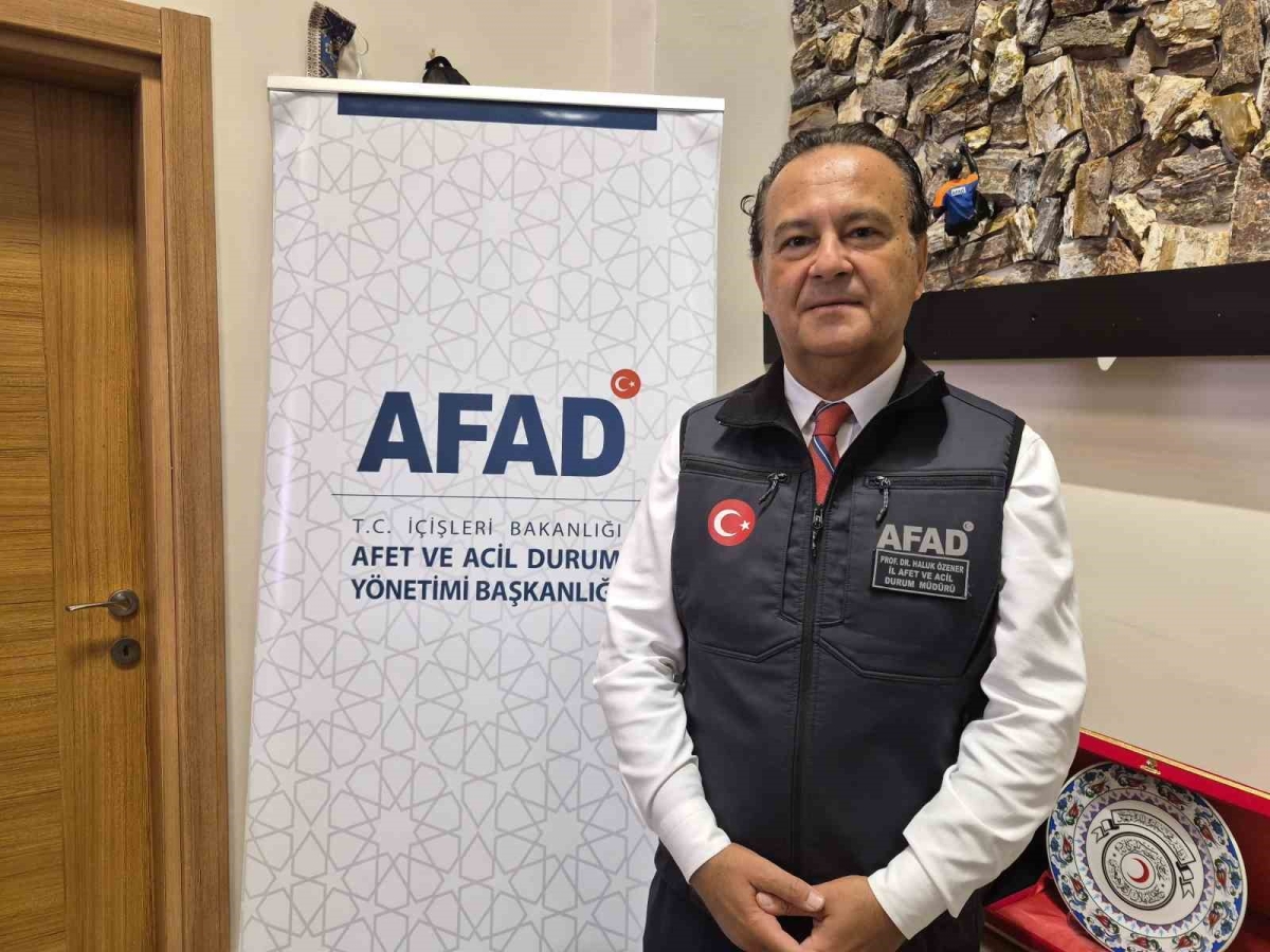 AFAD gönüllüsü vatandaşların saha eğitimleri kamerada: 