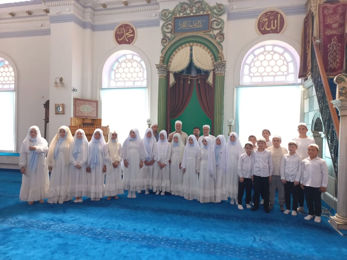 Burhaniye’de Yaz Kur’an Kursunda hatim töreni yapıldı
