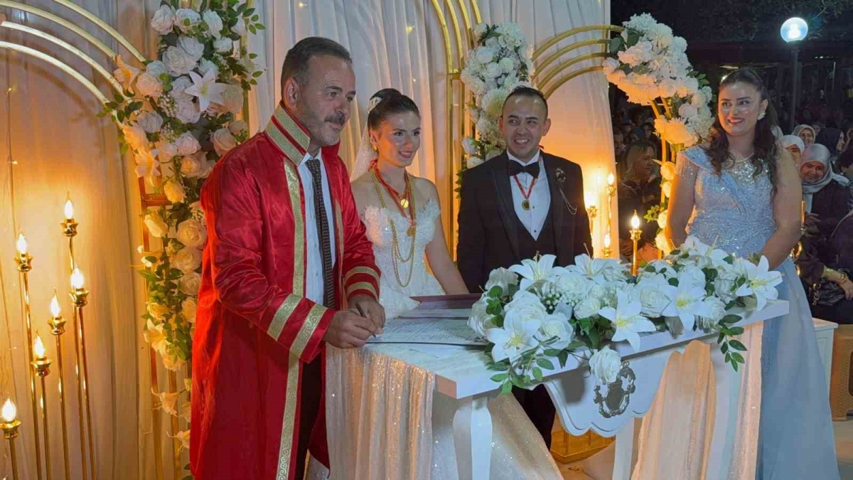 Çan’da muhtar baba, oğlunun nikahını kıydı
