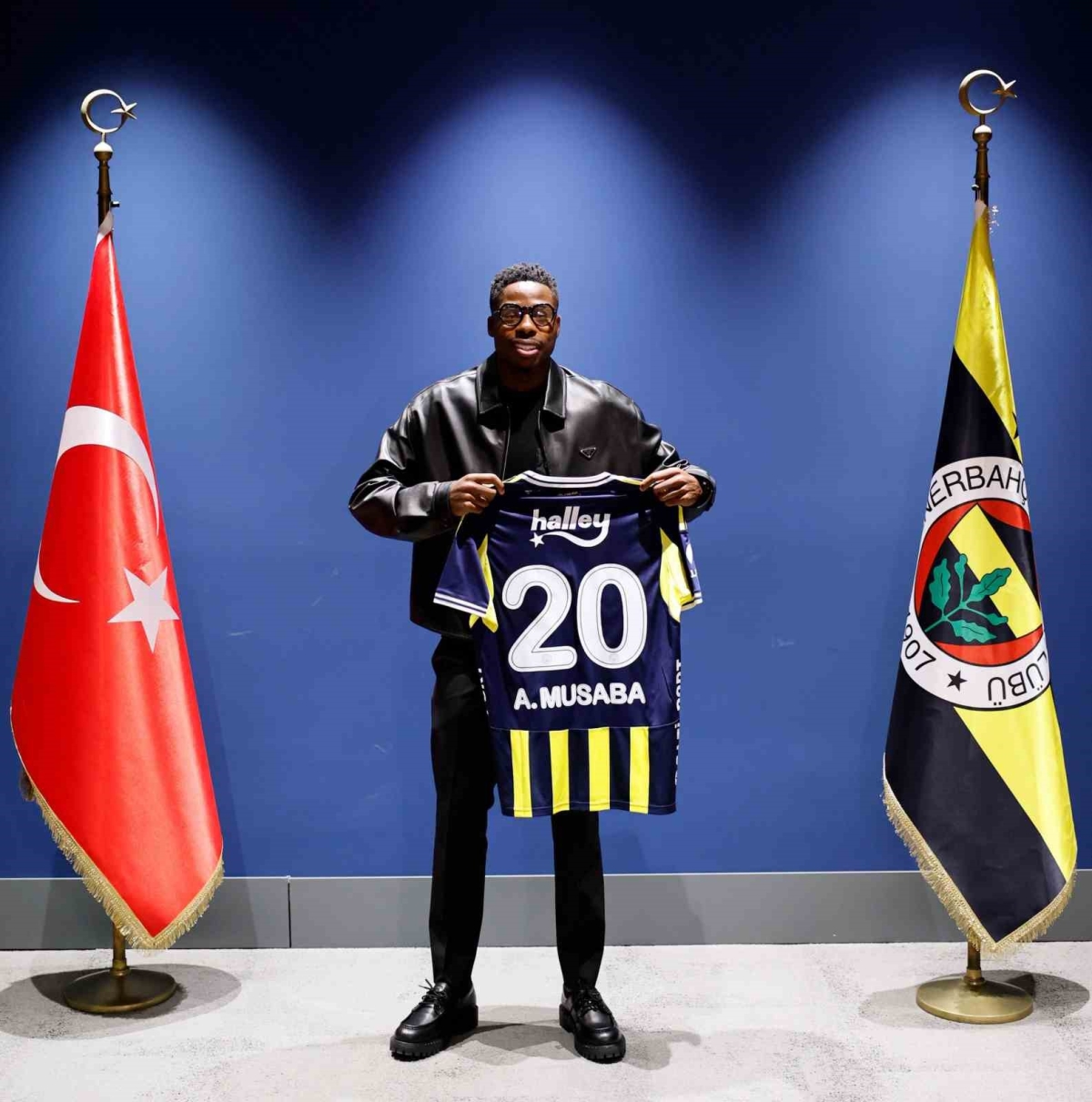 Fenerbahçe, Musaba’yı Norwich City’ye kiraladı
