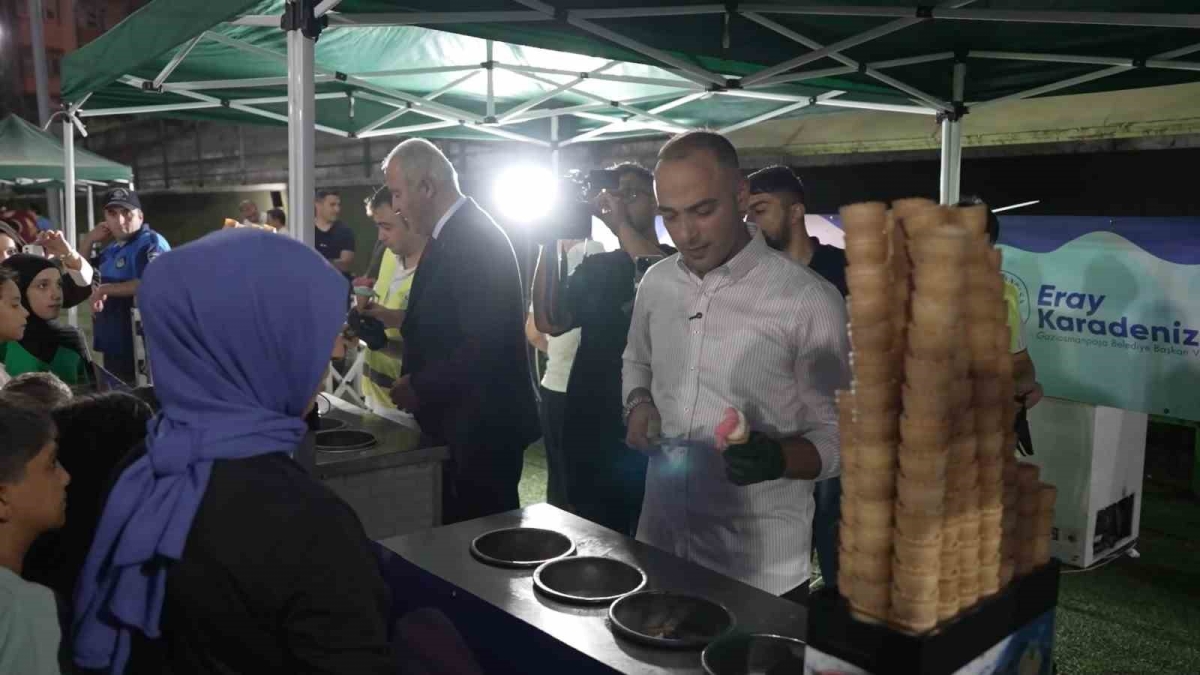 Gaziosmanpaşa’da 100 çocuk çamura bulandı, eğlence dondurmayla devam etti
