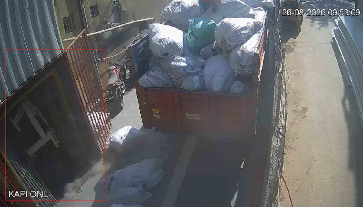 Gaziosmanpaşa’da işçinin yaralandığı asansör kazası kamerada

