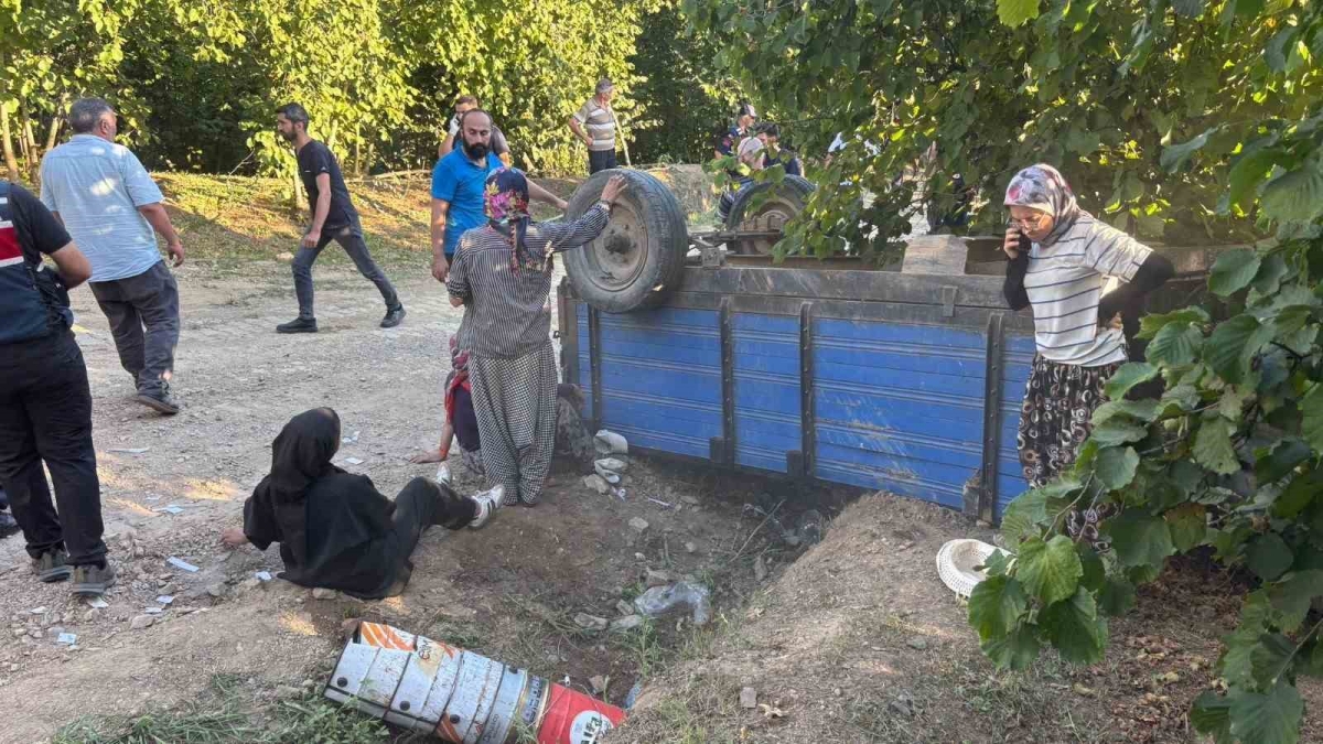 Sakarya’da fındık işçilerini taşıyan traktör devrildi: 18 yaralı

