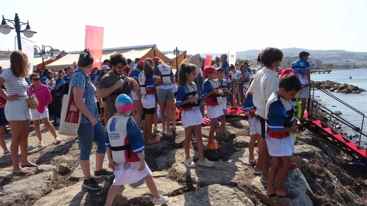 Çanakkale’de gençler, tarih için dalıp yelkenler fora dedi
