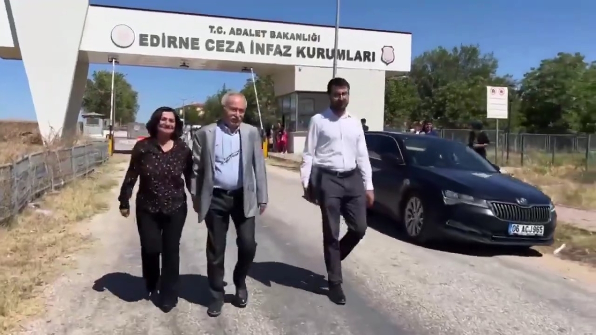 Eski Diyarbakır Büyükşehir Belediyesi Eş Başkanı Mızraklı, Edirne Cezaevi’nden tahliye edildi
