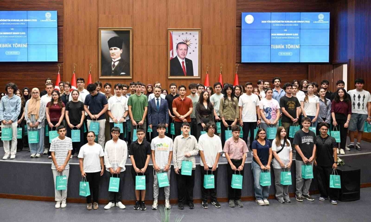 YKS Türkiye 19’uncusu başarıya giden süreci anlattı
