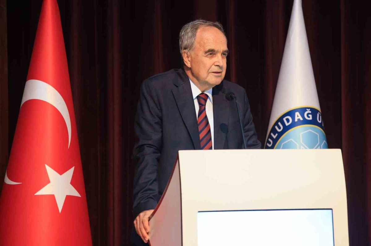 BUÜ Tıp Fakültesinde yeni eğitim-öğretim yılı ilk ders töreniyle başladı
