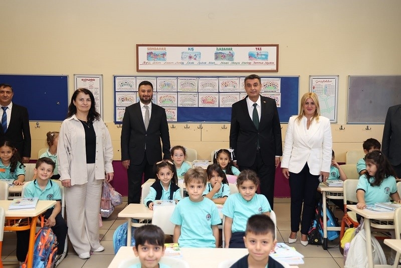 Kağıthane’de ilk ders zili heyecanı
