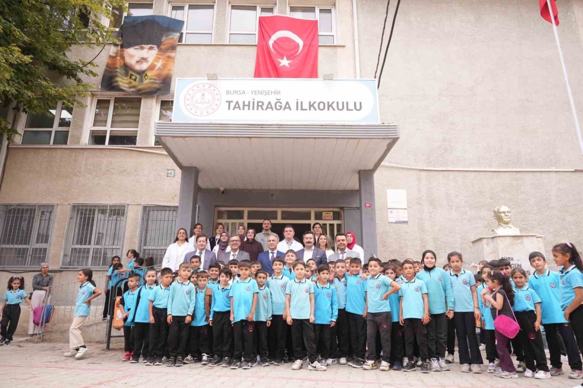 Yıllar önce öğrenciydi, şimdi başkan olarak aynı okulda
