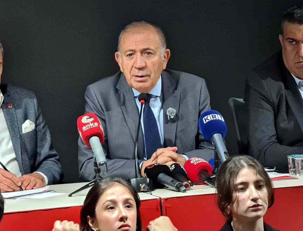 Gürsel Tekin: 