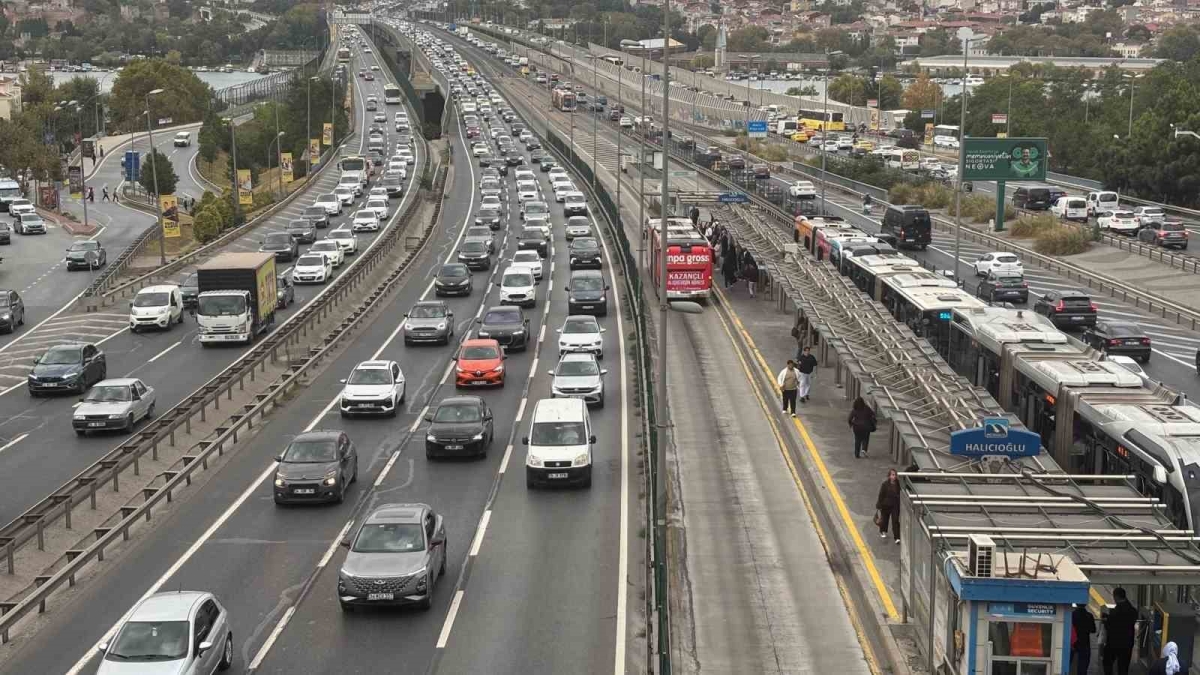 Megakent güne trafikle uyandı: Trafik yoğunluğu yüzde 71’e ulaştı
